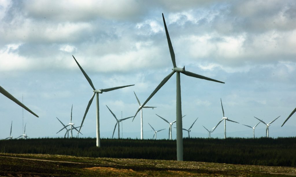 Today Alex Salmond Scotlands First Minister officially switched on the 140-turbine Whitelee wind farm on Eaglesham Moor in East Renfrewshire.The wind farm, is  about the size of Glasgow city centre, was turned on to the National Grid in a ceremony with Ignacio Galan, chairman and chief executive of Iberdrola, the Spanish owners of ScottishPower.Eaglesham Moor in East RenfrewshireGlasgow, Scotland, UK 20/05/09 © COPYRIGHT PHOTO BY MURDO MACLEOD All Rights Reserved Tel + 44 131 669 9659 Mobile +44 7831 504 531 Email:  m@murdophoto.com STANDARD TERMS AND CONDITIONS APPLY  see for details: http://www.murdophoto.com/T%26Cs.html No syndication, no redistribution, repro fees apply.